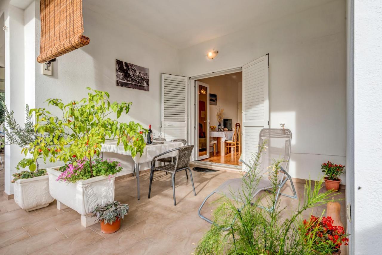 Nemira Beach Getaway Omiš Екстериор снимка