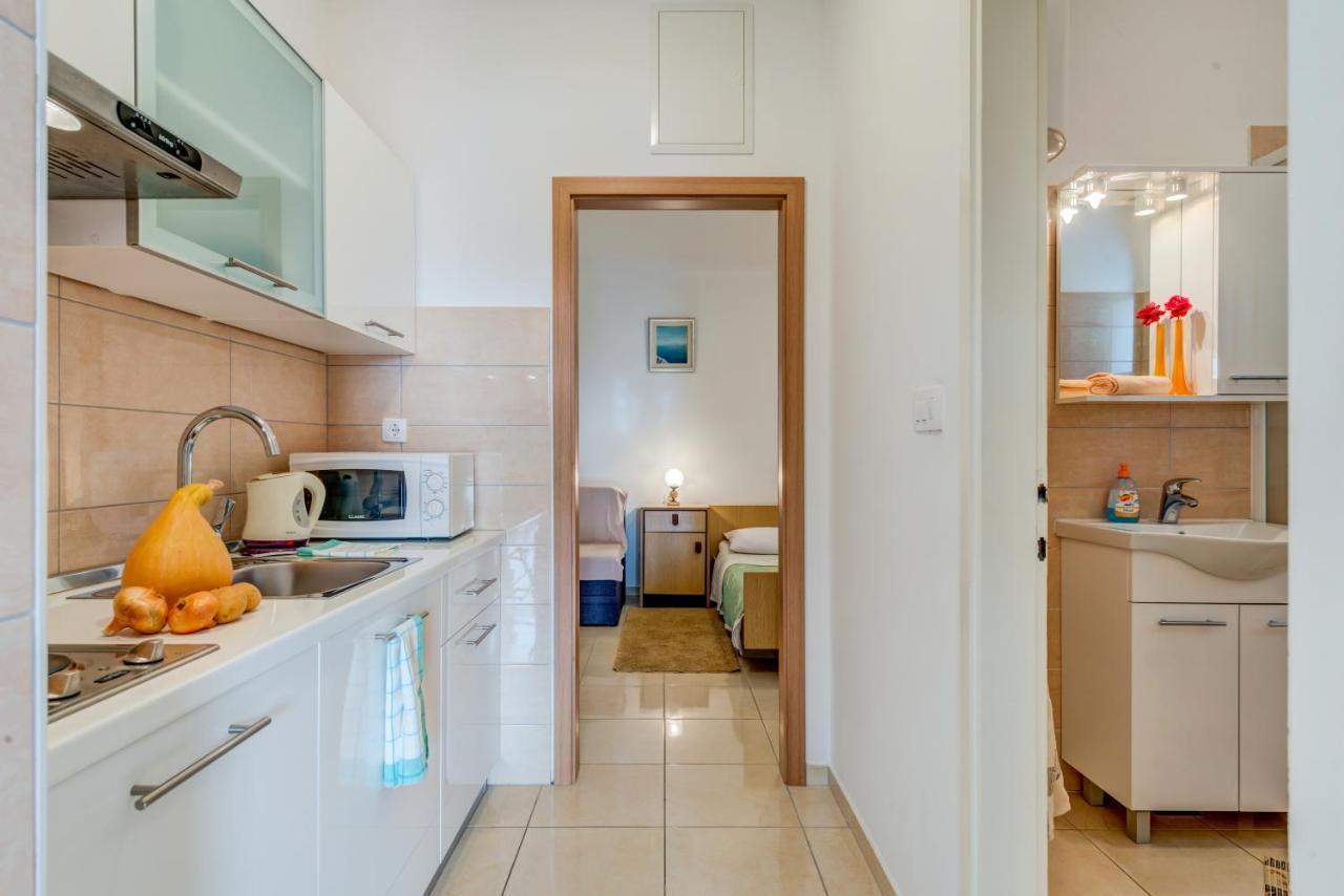 Nemira Beach Getaway Omiš Екстериор снимка